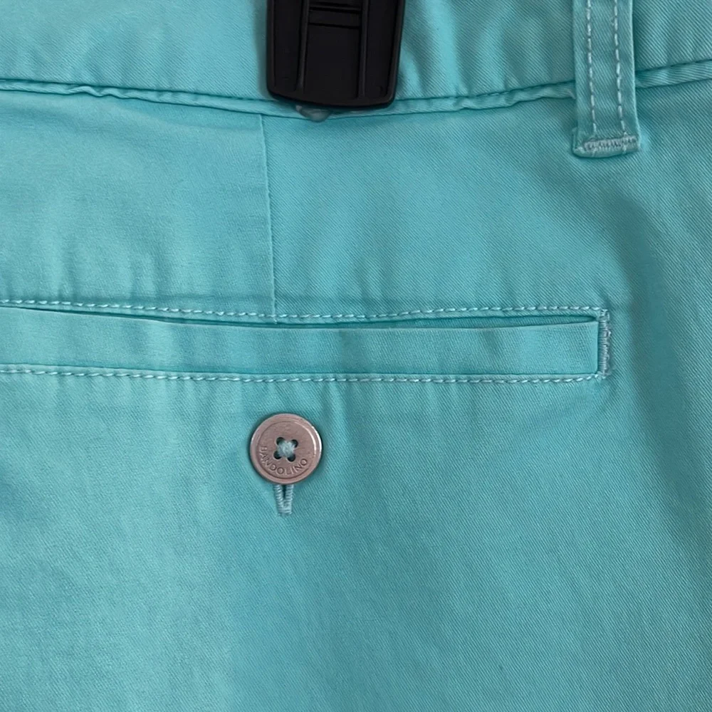 Bandolino Ladies below the knee shorts. Size 12. Aqua Green. 2 front pockets - Picture 6 of 6